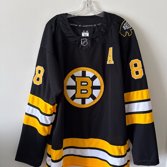 Fanatics Other - Fanatics Black and Gold Hockey Jersey
